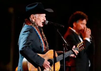 Après 40 ans de carrière dans la country, cette vedette américaine s'est elle aussi retrouvée en faillite. Pour quelle raison ?