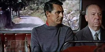 Née un 12 novembre, elle avait fenêtre sur cour et la main au collet :