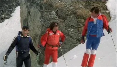 Né un 24 novembre, il ignorait encore que ce serait l'ex-femme de sa vie, avant le divorce, qu'il serait splendide et bronzé et que son séjour à Val d'Isère deviendrait légendaire ! Sacré Popeye !