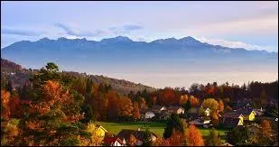 Se retirer à la campagne, c'est "Se mettre...".