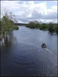 Dans quel pays coule le fleuve Shannon ?