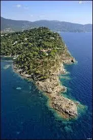 Dans quel département français se situe le cap Nègre ?