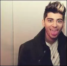 Il passe au moins ... minutes à se coiffer