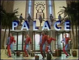 Vous souvenez-vous de "Palace", excellente série humoristique française lancée à la fin des années 80 ? Sauriez-vous me citer la chaine n'ayant jamais diffusé ce programme ?