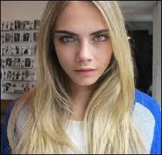 Quel tatouage d'animal est représenté sur son index ?