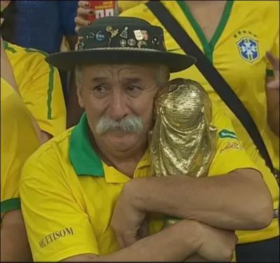 Le Brésil est arrivé 2 fois en finale de Coupe du monde sans la remporter, on se souvient tous de la finale de 1998 avec les Bleus. Mais quelle autre équipe a battu le Brésil en finale, chez eux, en 1950 ?