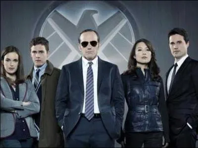 Comment s'appelle la série dont les personnages principaux sont des agents du SHIELD ?