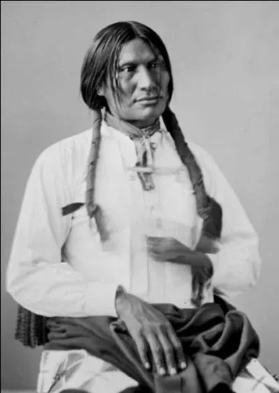 Ce chef des "Miniconjou" fut le premier de son groupe à être massacré le 29 décembre à Wounded Knee. Qui est-il ?