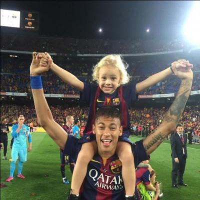 Comment s'appelle le fils de Neymar, né en 2011 de son union avec Carolina Dantas ?