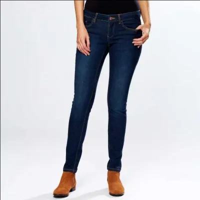 Quel est le type de jean sur la photo ?