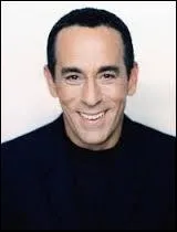 Comment s'appelle cet animateur ?