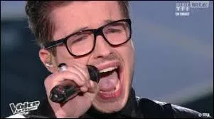 Quelle chanson a-t-il chantée lors de son deuxième et dernier solo de la soirée ?