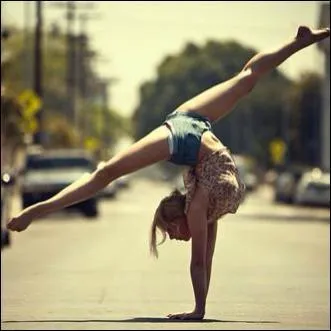 Combien de gymnastes peut comporter au maximum une équipe ?