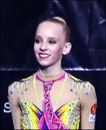 Comment se nomme cette gymnaste ?
