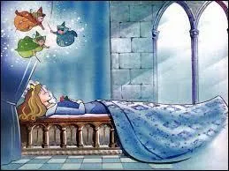 À combien d'années de sommeil la princesse Aurore est-elle condamnée dans "La Belle au Bois Dormant" ?