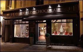 En quelle année la première boutique de chocolat à Londres fut-elle ouverte ?