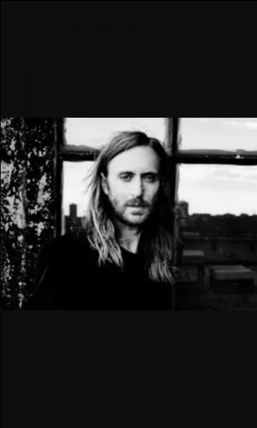 Il commence ses soirées à :