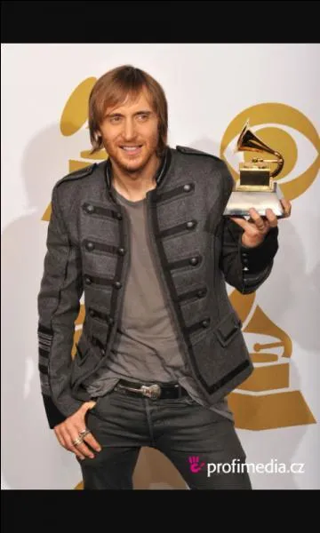 Quel est le titre de son mix en collaboration avec Nicki Minaj ?