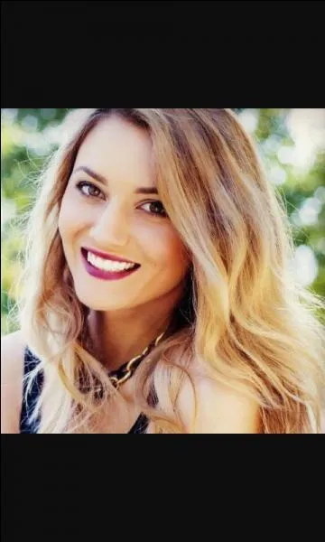 Qui est cette youtubeuse ?