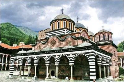 Je découvre ce majestueux monastère, où suis-je ?