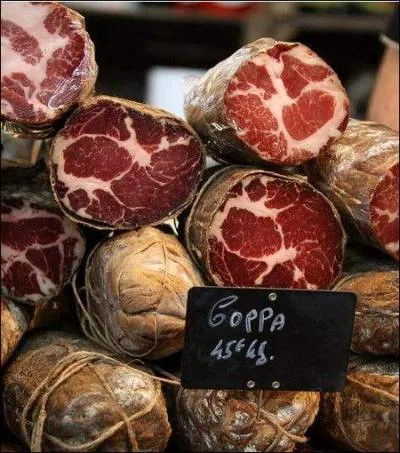 Pour nourrir 3 millions de touristes avec 1000 tonnes de porc corse, comment faites-vous ?