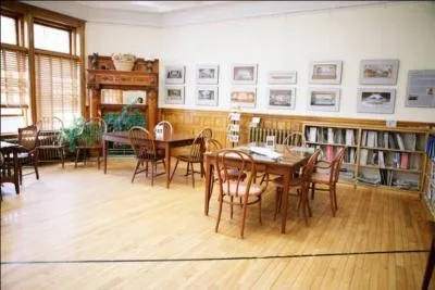 Voilà que la frontière passe en plein milieu d'un café, maintenant ! Où êtes-vous ?