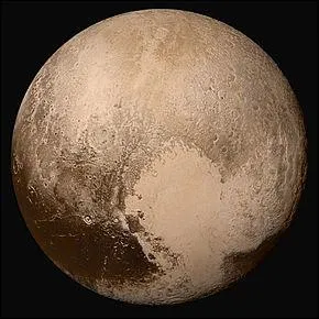 Quelle est cette planète naine prise par la sonde New Horizons le 14 juillet 2015 ?