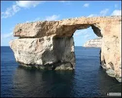 A quel pays les îles de Gozo et de Comino appartiennent-elles ?