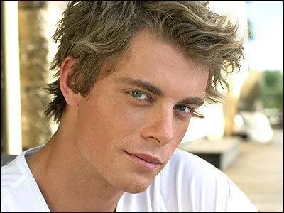 Avec qui Will est-il sorti, lors de la saison 3 ?