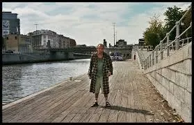  la fin du film, la mre d'a, Desse, va permettre aux condamns de ne pas mourir ; quel motif mettra-t-elle dans le ciel, au lieu du bleu ?