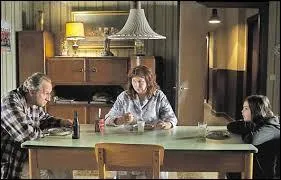 a parle  Jsus, son frre, dans sa chambre. Quel objet utilise-t-elle pour cela ?