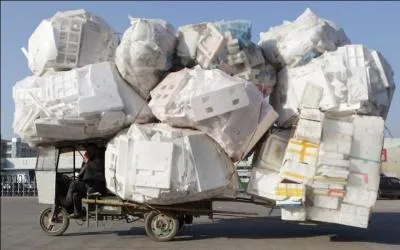 Ici, à Zhuji, on aime les casse-tête chinois ! De quoi est fait ce chargement ?