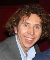 Voici le sosie de Stphane Bern, il s'appelle Stphane Sagas.