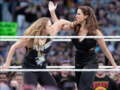 Qui effectue son retour face  l'Autorit ?