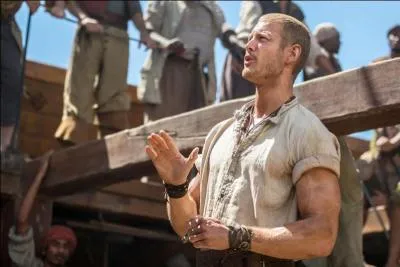 Billy Bones est jou par Tom Hopper.