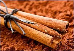 Cultive principalement au Sri Lanka, je suis trs utilise en ptisserie et comme huile essentielle. Les gyptiens m'utilisaient pour pratiquer l'embaumement, je suis :