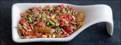 Mlange d'pices croqu par les Indiens en fin de repas, afin de favoriser la digestion, je suis :
