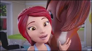 Qui fait de l'équitation dans la bande des filles ?