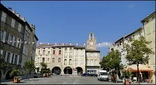 Nous fl&acirc;nons &agrave; Bagnols-sur-C&egrave;ze. Nous y d&eacute;couvrirons son &eacute;glise Saint-Jean-Baptiste, de style roman. Ville Gardoise, aux portes de la Provence, elle se situe en r&eacute;gion ...
