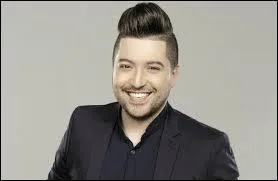 Il est très sévère. C'est...