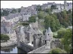 Abritant 24 monuments historiques, Fougères attire par la beauté de son château. Ses habitants sont ...