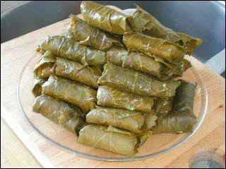 Voici encore des légumes farcis d'un mélange de viande et de riz ! On les appelle "dolmas" :