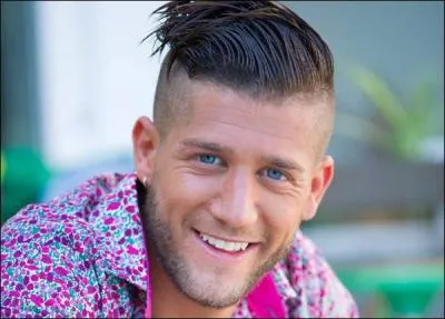 Actuellement en couple avec Adixia. C'est...