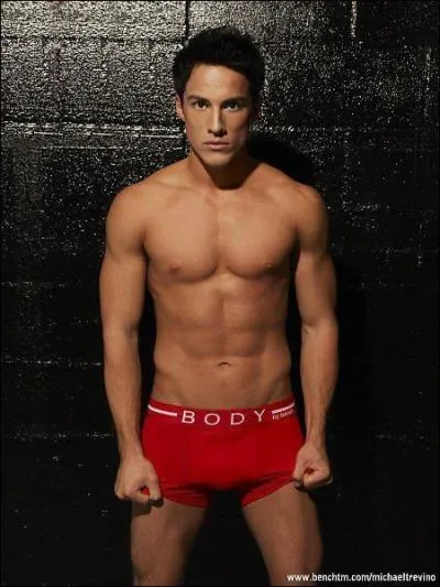 Avec qui Tyler a-t-il déjà été en couple ?