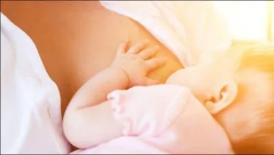 La Charte des droits et libertés de la personne du Québec protège le droit à l'allaitement dans les lieux publics. Les mères ont donc le droit d'allaiter n'importe où, n'importe quand, sans aucune restriction. Comment nomme-t-on l'initiative montréalaise s'inscrivant dans la continuité de la reconnaissance du droit à l'allaitement ?