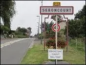 Nous entrons dans le village Axonais de Seboncourt. Nous sommes en région ...