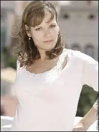 Quel est le nom de famille de Blanche, personnage du feuilleton télévisé "Plus belle la vie", interprété par l'actrice Cécilia Hornus ?