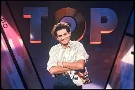 Comment s'appelle l'animateur qui débutait chaque émission du "Top 50" par la phrase "Salut les petits clous ! " ?