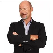 Quelle expression utilise toujours Vincent Lagaf dans les jeux télévisés qu'il présente ?