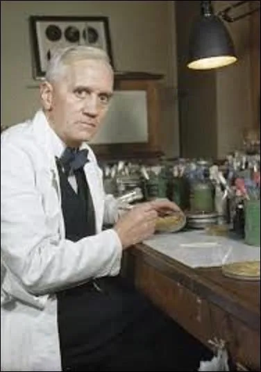 Que découvrit le 3 septembre 1928, le médecin, biologiste et pharmacologue britannique Alexander Fleming ?